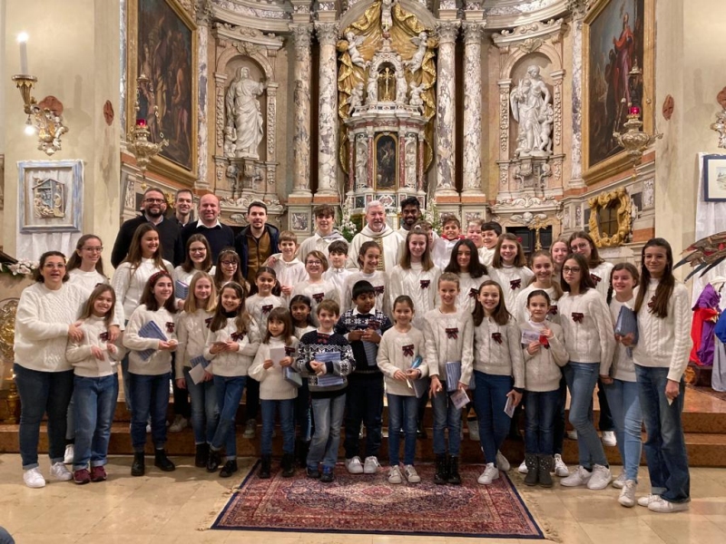 Uscita coro bambini chiesa San Luca (Vr)